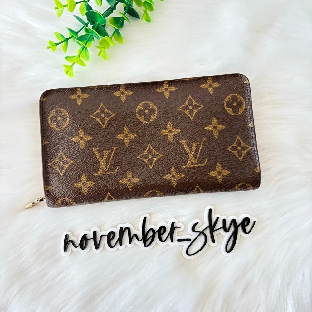 Louis‎ Vuitton Monogram Zippy Wallet